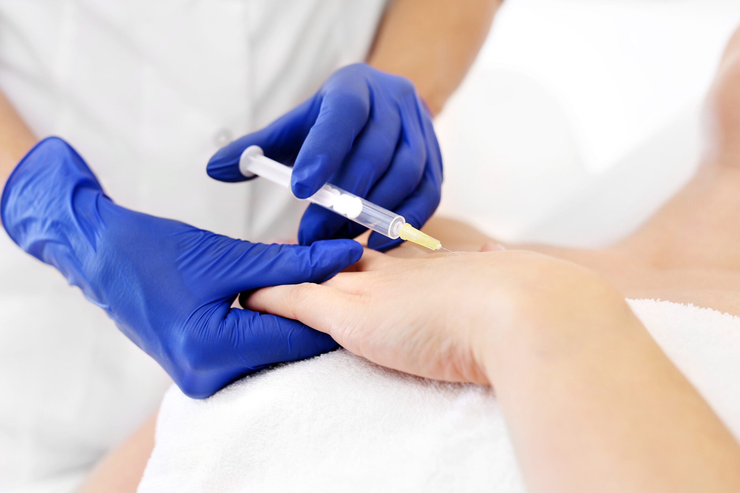 Hand,Mesotherapy.,Beautician,Injects,A,Vitamin,Cocktail,Under,The,Skin